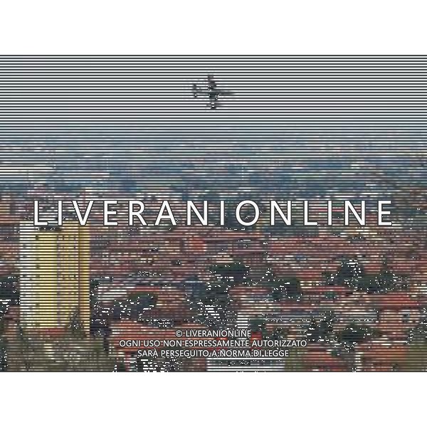 IMOLA 06-04-2022 FRECCE TRICOLORI FANNO LE PROVE PER L\'EVENTO DELLA F.1 CHE SI ESIBIRANNO PRIMA DELLA PARTENZA DELLA GARA NELLA FOTO IL LEADER DELLE FRECCE TRICOLORI PRENDE LE COORDINATE PER L\'ESIBIZIONE ALLA F.1 SORVOLANDO LA CITTA\' DI IMOLA E L\'AUTODROMO ENZO E DINO FERRARI ©SANNA/AGENZIA ALDO LIVERANI SAS