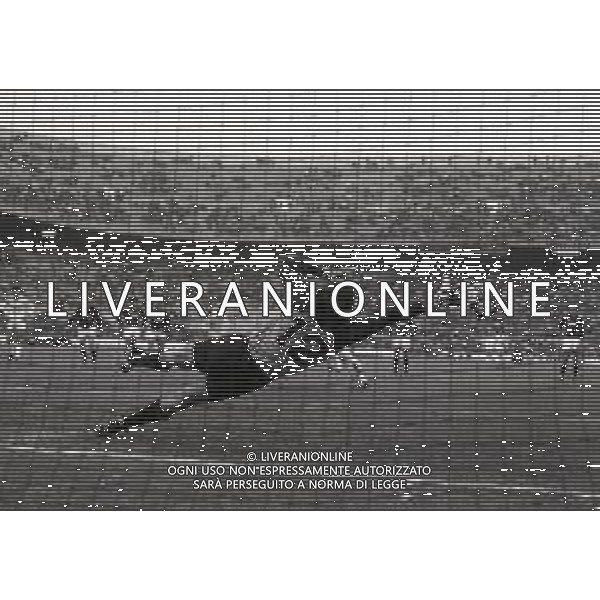 13-11-1983 MILANO STADIO MEAZZA AMICHEVOLE MILAN REAL MADRID 3-1 NELLA FOTO RIGORE John Metgod AG ALDO LIVERANI SAS