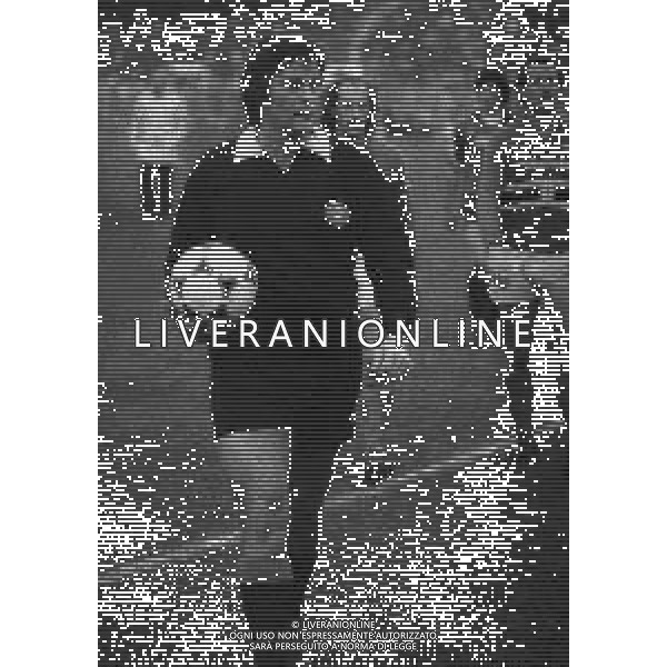 28-11-1982 GENOVA CAMPIONATO DI CALCIO SERIE A GENOA-SAMPDORIA 1-1 NELLA FOTO ARBITRO LUIGI AGNOLIN AG ALDO LIVERANI SAS