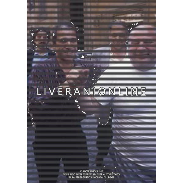 RETROSPETTIVA ADRIANO CELENTANO ATTORE CANTANTE  NELLA FOTO ADRIANO CELENTANO NELL\'ANNO 1985 SUL SET DEL FILM“ JOAN LUI“ A ROMA AG ALDO LIVERANI SAS 