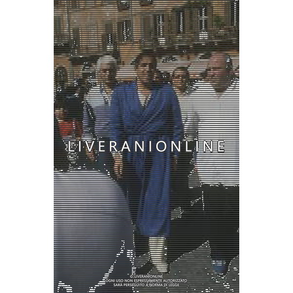 RETROSPETTIVA ADRIANO CELENTANO ATTORE CANTANTE  NELLA FOTO ADRIANO CELENTANO NELL\'ANNO 1985 SUL SET DEL FILM“ JOAN LUI“ A ROMA AG ALDO LIVERANI SAS 