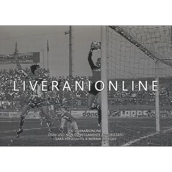 07-02-1982 CREMONA CAMPIONATO DI CALCIO SERIE B CREMONESE VARESE 0-0 NELLA FOTO PARATA LUIGI REALI AG ALDO LIVERANI SAS