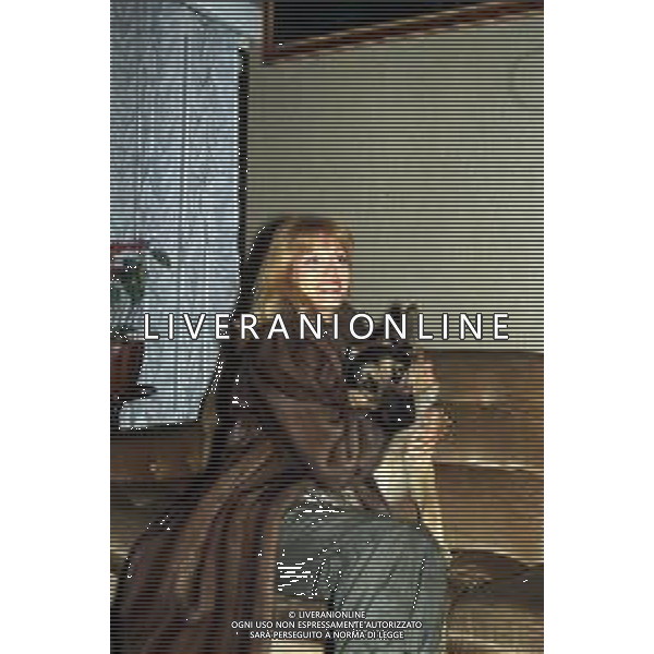 RETROSPETTIVA AMANDA LEAR CANTANTE NELLA FOTO ALLA PELLICCERIA MORETTI DI MILANO NEL 1981 ©Archivio Giovanni Liverani/AGENZIA ALDO LIVERANI SAS
