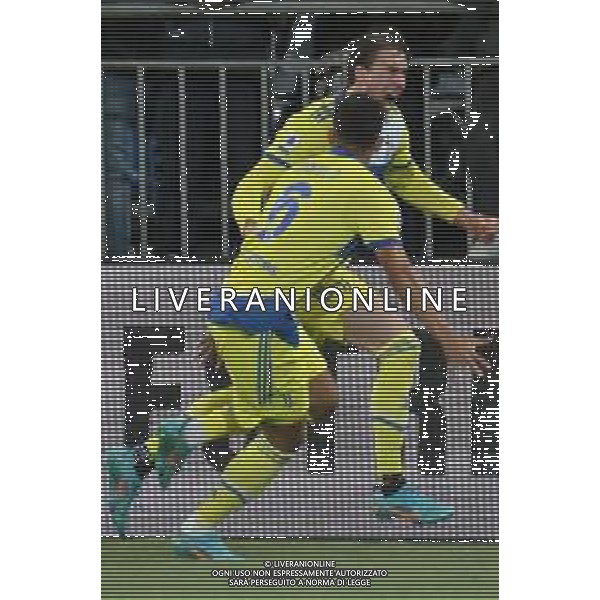9-4-2022. Cagliari Calcio - Juventus F:C. 32° giornata Serie A 2021/2022. Italia, Sardegna, Cagliari, stadio Unipol Domus. Salvatore Moi/Aldo Liverani s.a.s.. Nella foto: Gol della Juventus in trasferta contro Cagliari allo stadio Unipol Domus di Cagliari. Segna: Dusan Vlahovic Juventus - Esultanza ©MOI/AGENZIA ALDO LIVERANI SAS