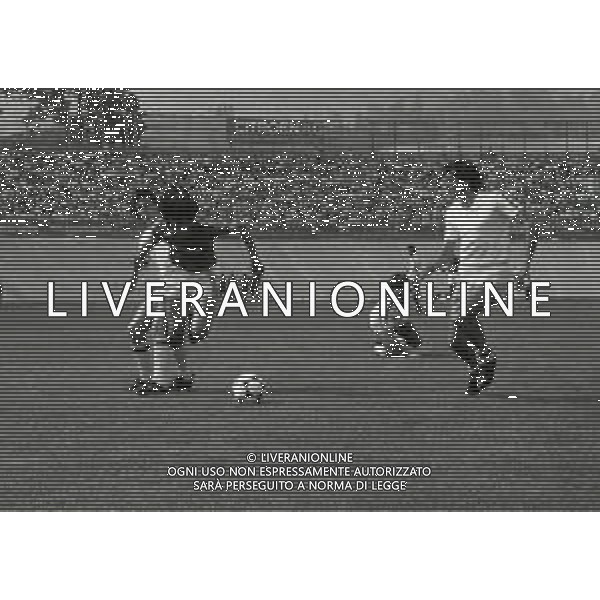 16-05-1982 VARESE CAMPIONATO DI CALCIO SERIE B VARESE-LECCE 2-0 NELLA FOTO AZIONE DI GIOCO AG ALDO LIVERANI SAS