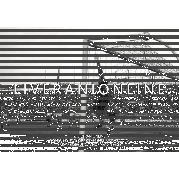 17-12-1989 CREMONA-CAMPIONATO DI CALCIO SERIE A CREMONESE-BARI 0-2 NELLA FOTO AZIONE DI GIOCO AG ALDO LIVERANI SAS