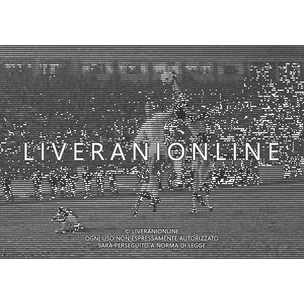 31-10-1982 VARESE CAMPIONATO DI CALCIO SERIE B VARESE-MILAN 0-0 NELLA FOTO JOE JORDAN-MICHELANGELO RAMPULLA AG ALDO LIVERANI SAS