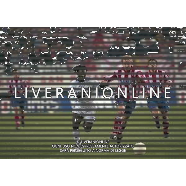 10-01-1998 MADRID-CAMPIONATO DI CALCIO LIGA SPAGNOLA ATLETICO MADRID-REAL MADRID NELLA FOTO RADEK BEJBL-CLARENCE SEEDORF AG ALDO LIVERANI SAS