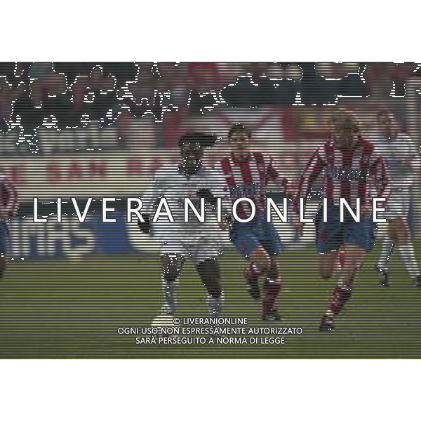 10-01-1998 MADRID-CAMPIONATO DI CALCIO LIGA SPAGNOLA ATLETICO MADRID-REAL MADRID NELLA FOTO RADEK BEJBL-CLARENCE SEEDORF AG ALDO LIVERANI SAS
