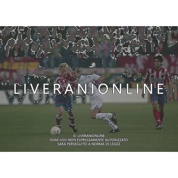 10-01-1998 MADRID-CAMPIONATO DI CALCIO LIGA SPAGNOLA ATLETICO MADRID-REAL MADRID NELLA FOTO FERNANDO REDONDO E RADEK BEJBL AG ALDO LIVERANI SAS