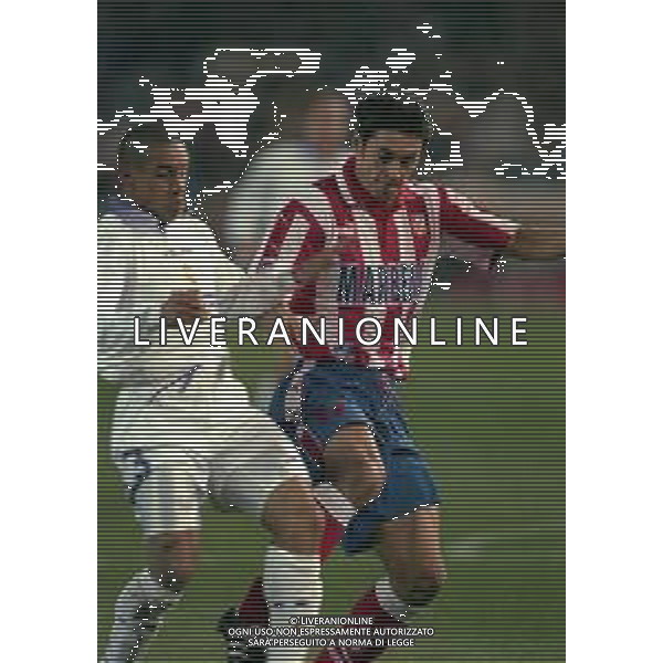 10-01-1998 MADRID-CAMPIONATO DI CALCIO LIGA SPAGNOLA ATLETICO MADRID-REAL MADRID NELLA FOTO BOGDANOVIC RADE-ROBERTO CARLOS AG ALDO LIVERANI SAS