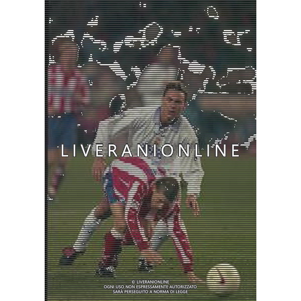 10-01-1998 MADRID-CAMPIONATO DI CALCIO LIGA SPAGNOLA ATLETICO MADRID-REAL MADRID NELLA FOTO JUNINHO-FERNANDO REDONDO AG ALDO LIVERANI SAS