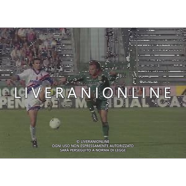 30-10-1999 VENEZIA CAMPIONATO DI CALCIO SERIE A VENEZIA-BOLOGNA 0-1 NELLA FOTO DEJAN PETKOVIC E MASSIMO TARANTINO AG ALDO LIVERANI SAS