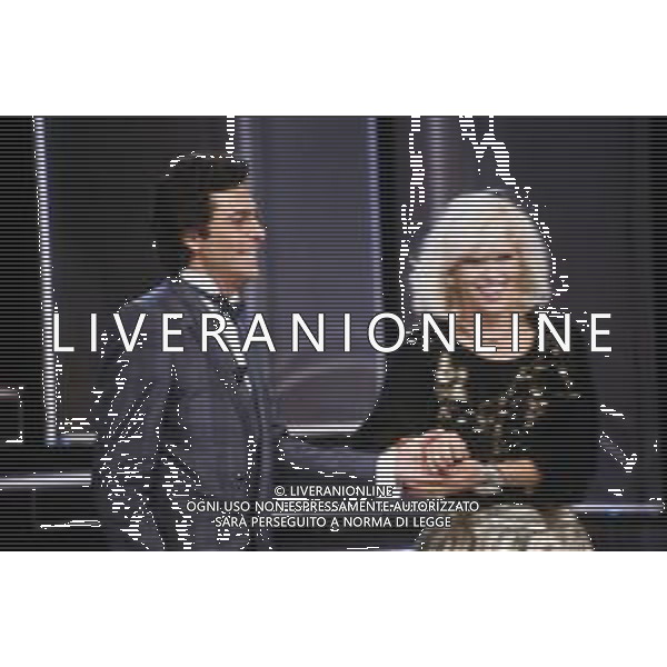 RETROSPETTIVA AMANDA LEAR CANTANTE E ATTRICE NELLA FOTO NEL PROGRAMMA TELEVISIVO \'W LE DONNE\' A MILANO NEL 1984 CON ANDREA GIORDANA ©Archivio Giovanni Liverani/AGENZIA ALDO LIVERANI SAS