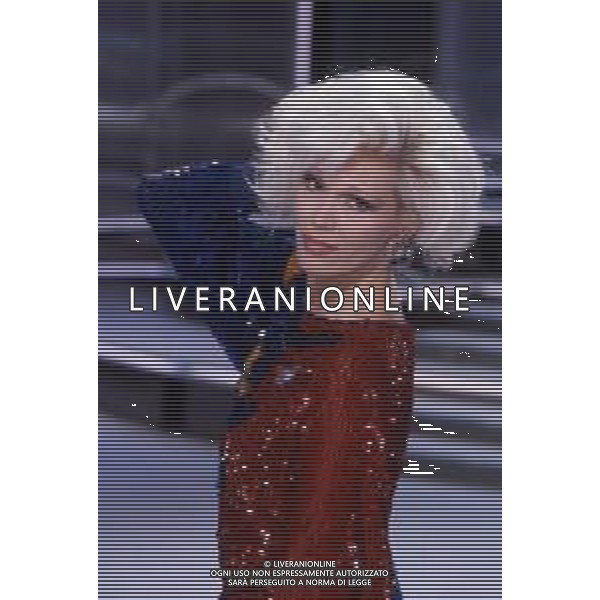 RETROSPETTIVA AMANDA LEAR CANTANTE E ATTRICE NELLA FOTO NEL PROGRAMMA TELEVISIVO \'W LE DONNE\' A MILANO NEL 1984 ©Archivio Giovanni Liverani/AGENZIA ALDO LIVERANI SAS