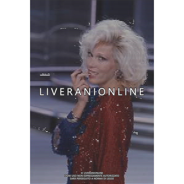 RETROSPETTIVA AMANDA LEAR CANTANTE E ATTRICE NELLA FOTO NEL PROGRAMMA TELEVISIVO \'W LE DONNE\' A MILANO NEL 1984 ©Archivio Giovanni Liverani/AGENZIA ALDO LIVERANI SAS