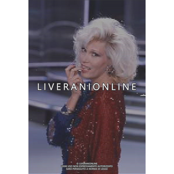 RETROSPETTIVA AMANDA LEAR CANTANTE E ATTRICE NELLA FOTO NEL PROGRAMMA TELEVISIVO \'W LE DONNE\' A MILANO NEL 1984 ©Archivio Giovanni Liverani/AGENZIA ALDO LIVERANI SAS