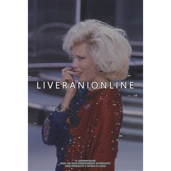 RETROSPETTIVA AMANDA LEAR CANTANTE E ATTRICE NELLA FOTO NEL PROGRAMMA TELEVISIVO \'W LE DONNE\' A MILANO NEL 1984 ©Archivio Giovanni Liverani/AGENZIA ALDO LIVERANI SAS