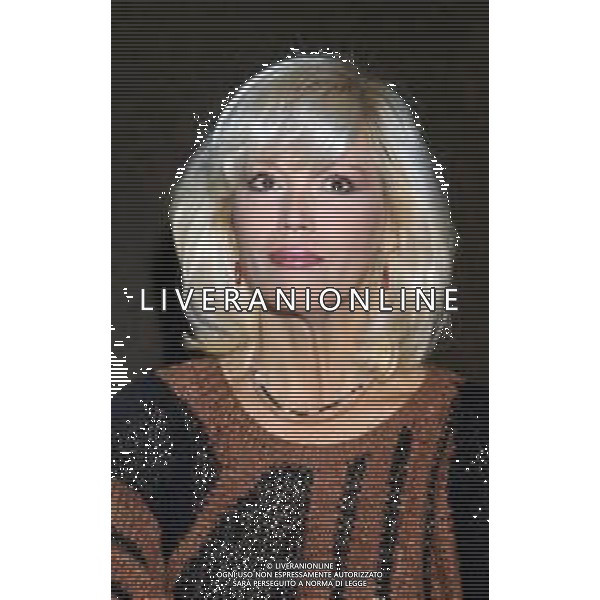 RETROSPETTIVA AMANDA LEAR CANTANTE E ATTRICE NELLA FOTO ALLA PRESENTAZIONE DEL PROGRAMMA TELEVISIVO \'W LE DONNE\' A MILANO NEL 1985 ©Archivio Giovanni Liverani/AGENZIA ALDO LIVERANI SAS