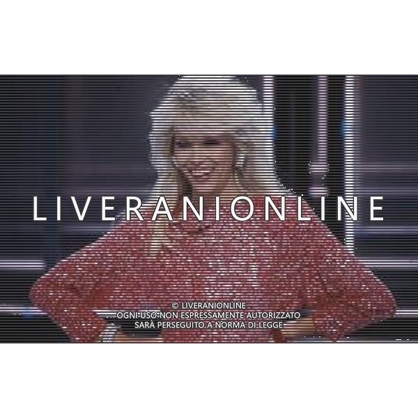 RETROSPETTIVA AMANDA LEAR CANTANTE E ATTRICE NELLA FOTO NEL PROGRAMMA TELEVISIVO \'W LE DONNE\' A MILANO NEL 1985 ©Archivio Giovanni Liverani/AGENZIA ALDO LIVERANI SAS