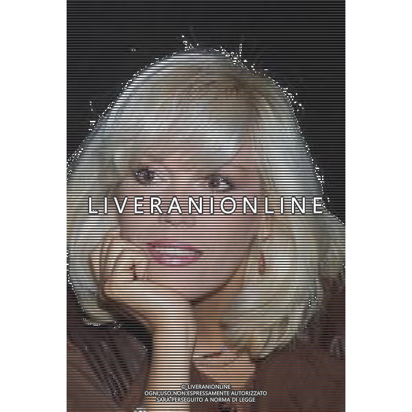 RETROSPETTIVA AMANDA LEAR CANTANTE E ATTRICE NELLA FOTO ALLA PRESENTAZIONE DEL PROGRAMMA TELEVISIVO \'W LE DONNE\' A MILANO NEL 1985 ©Archivio Giovanni Liverani/AGENZIA ALDO LIVERANI SAS