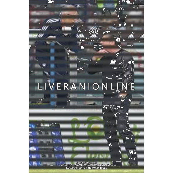 16-4-2022. Cagliari Calcio-Sassuolo Calcio 33° giornata Serie A 2021/2022. Italia, Sardegna, Cagliari, stadio Unipol Domus. Salvatore Moi/Aldo Liverani s.a.s.. Nella foto: Scorcu, medico del Cagliari, Walter Mazzarri allenatore Cagliari ©MOI/AGENZIA ALDO LIVERANI SAS