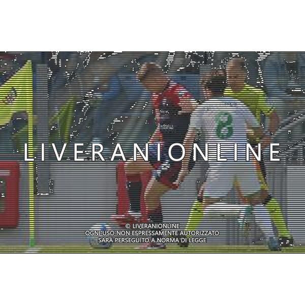 16-4-2022. Cagliari Calcio-Sassuolo Calcio 33° giornata Serie A 2021/2022. Italia, Sardegna, Cagliari, stadio Unipol Domus. Salvatore Moi/Aldo Liverani s.a.s.. Nella foto: Razvan Marin Cagliari, Maxime Lopez Sassuolo ©MOI/AGENZIA ALDO LIVERANI SAS