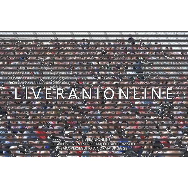 16-4-2022. Cagliari Calcio-Sassuolo Calcio 33° giornata Serie A 2021/2022. Italia, Sardegna, Cagliari, stadio Unipol Domus. Salvatore Moi/Aldo Liverani s.a.s.. Nella foto: Tifosi del Cagliari in casa, nella curva sud dello stadio Unipol Domus ©MOI/AGENZIA ALDO LIVERANI SAS