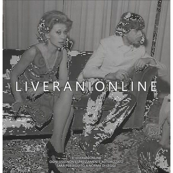 RETROSPETTIVA TOMAS MILIAN PSEUDONIMO DI TOMAS QUINTIN RODRIGUEZ ATTORE NELLA FOTO TOMAS MILIAN CON LA MOGLIE RITA VALLETTI A MILANO TERRAZZA MARTINI NELL\'ANNO 1967 AG ALDO LIVERANI SAS