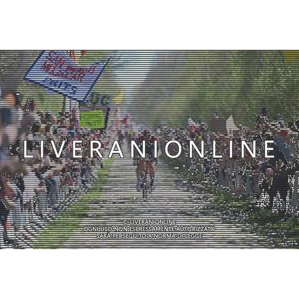 17-04-2022 Paris - Roubaix; 2022, Ineos - Grenadiers; Ganna, Filippo; Arenberg; ©SIROTTI/AGENZIA ALDO LIVERANI SAS