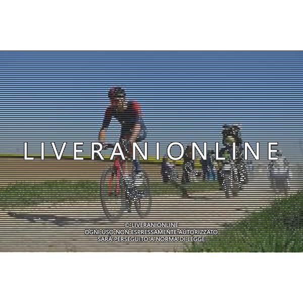 17-04-2022 Paris - Roubaix; 2022, Ineos - Grenadiers; Ganna, Filippo; Querenaing A Maing; ©SIROTTI/AGENZIA ALDO LIVERANI SAS