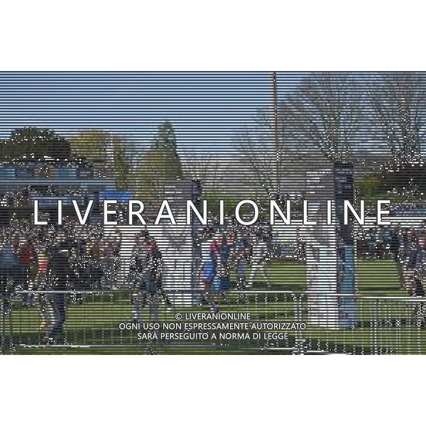 17-04-2022 Paris - Roubaix; 2022, Ineos - Grenadiers; 2022, Jumbo - Visma; 2022, Groupama - Fdj; Van Baarle, Dylan; Van Aert, Wout; Kung, Stefan; Roubaix; ©SIROTTI/AGENZIA ALDO LIVERANI SAS