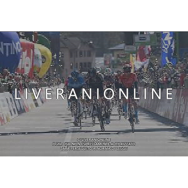 18-04-2022 Tour Of The Alps; Tappa 01 Cles - Fiera Di Primiero; 2022, Bahrain - Victorious; 2022, Dsm; 2022, Eolo - Kometa; Bilbao, Peio; Bardet, Romain; Albanese, Vincenzo; Fiera Di Primiero; ©SIROTTI/AGENZIA ALDO LIVERANI SAS