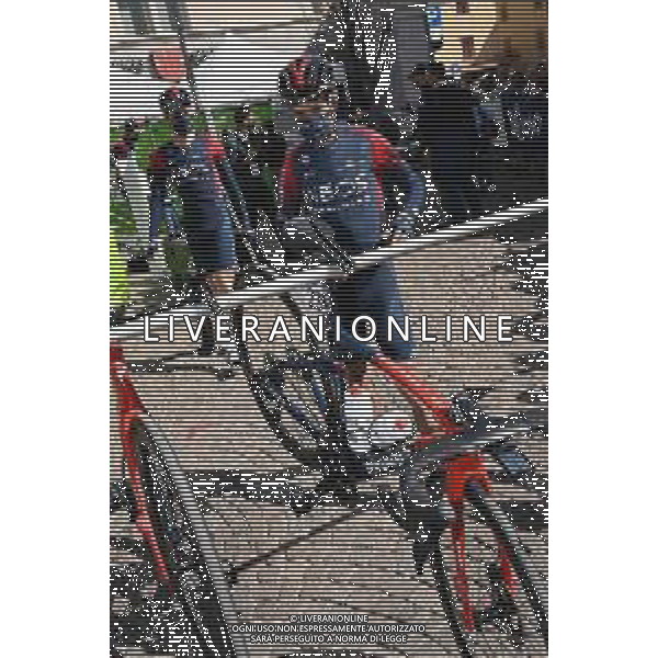 18-04-2022 Tour Of The Alps; Tappa 01 Cles - Fiera Di Primiero; 2022, Ineos - Grenadiers; Porte, Richie; Cles; ©SIROTTI/AGENZIA ALDO LIVERANI SAS