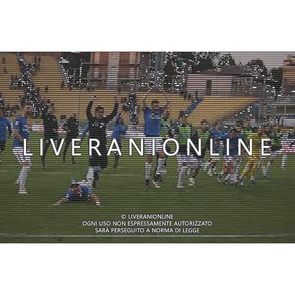 PARMA - ASCOLI CAMPIONATO CALCIO SERIE B 18.04.2022 NELLA FOTO ESULTANZA GIOCATORI DELL\'ASCOLI A FINE GARA SOTTO LA CURVA DEI TIFOSI ©SANTANDREA/AGENZIA ALDO LIVERANI SAS