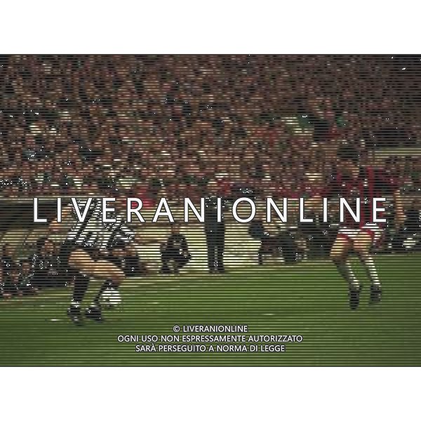 06-04-1997 MILANO -CAMPIONATO DI CALCIO SERIE A MILAN -JUVENTUS 1-6 NELLA FOTO ZINEDINE ZIDANE E ZVONIMIR BOBAN AG ALDO LIVERANI SAS