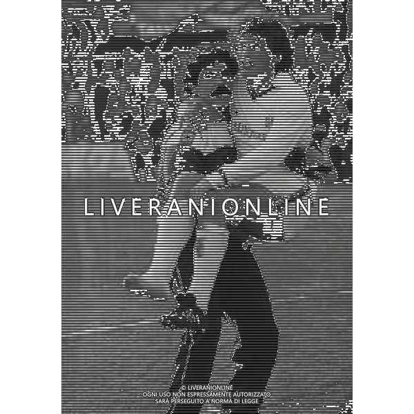 17-01-1982 FIRENZE CAMPIONATO DI CALCIO DI SERIE A FIORENTINA-CAGLIARI 1-1 NELLA FOTO INFORTUNIO ROBERTO QUAGLIOZZI AG ALDO LIVERANI SAS