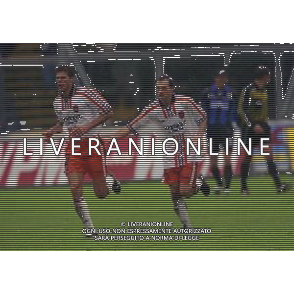 24-10-1999 BERGAMO CAMPIONATO DI CALCIO SERIE B ATALANTA-PISTOIESE 3-1 NELLA FOTO DOPO GOAL PISTOIESE AG ALDO LIVERANI SAS