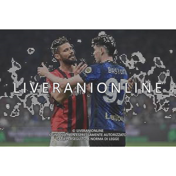 Olivier Giroud (Milan) SX e Alessandro Bastoni (Inter) DX Inter vs Milan Coppa Italia Frecciarossa - semifinale gara di ritorno Milano 19-04-2022 Stadio Giuseppe Meazza - San Siro foto Roberto Garavaglia/ag. Aldo Liverani sas /AGENZIA ALDO LIVERANI SAS