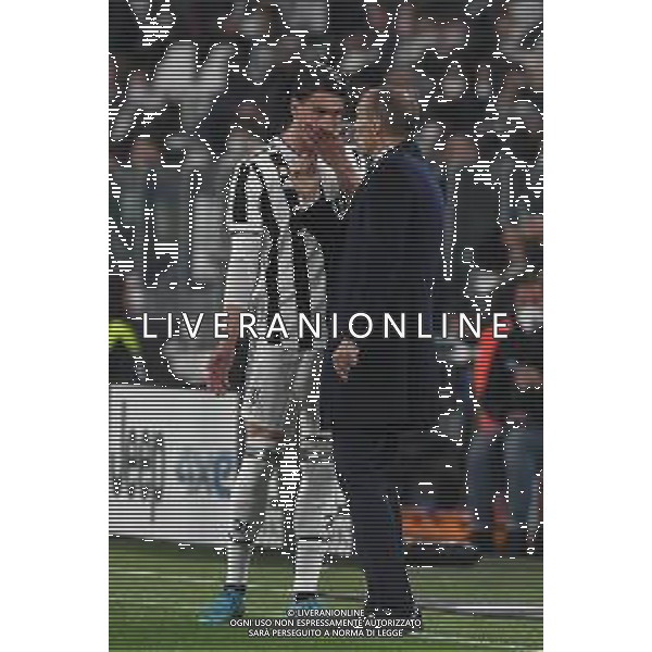 Torino 10.02.2022 Stadio Allianz Stadium ©Alessandro Falzone/Agenzia Aldo Liverani Juventus vs Fiorentina Semifinale di Coppa Italia Frecciarossa 2021/2022 Nella foto : massimiliano allegri e dusan vlahovic ©FALZONE/AGENZIA ALDO LIVERANI SAS