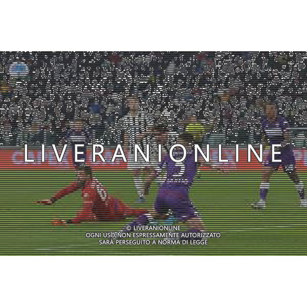 Torino 10.02.2022 Stadio Allianz Stadium ©Alessandro Falzone/Agenzia Aldo Liverani Juventus vs Fiorentina Semifinale di Coppa Italia Frecciarossa 2021/2022 Nella foto : BARTLOMIEJ DRAGOWSKI - DUSAN VLAHOVIC ©FALZONE/AGENZIA ALDO LIVERANI SAS