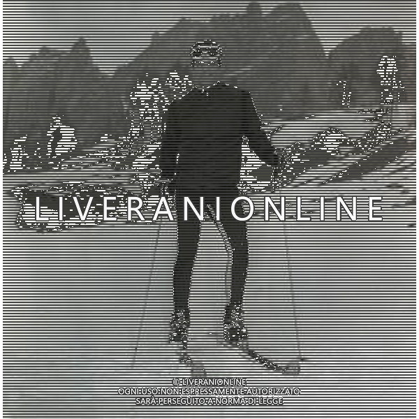 RETROSPETTIVA GIULIANO GEMMA ATTORE NELLA FOTO GIULIANO GEMMA A CORTINA D\'AMPEZZO ANNO 1969 AG ALDO LIVERANI SAS  