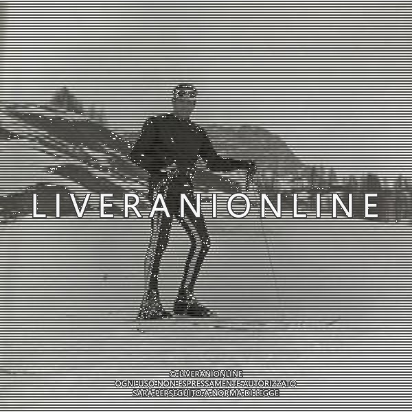 RETROSPETTIVA GIULIANO GEMMA ATTORE NELLA FOTO GIULIANO GEMMA A CORTINA D\'AMPEZZO ANNO 1969 AG ALDO LIVERANI SAS  