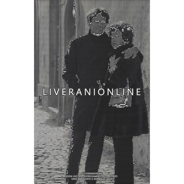 RETROSPETTIVA GIULIANO GEMMA ATTORE NELLA FOTO GIULIANO GEMMA A ROMA CON LA MOGLIE NATALIA ROBERTI NELL\'ANNO 1969 AG ALDO LIVERANI SAS 