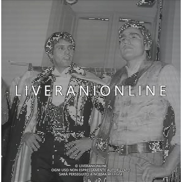 RETROSPETTIVA GIULIANO GEMMA ATTORE NELLA FOTO GIULIANO GEMMA CON NINO BENVENUTI NELL\'ANNO 1969 A ROMA AG ALDO LIVERANI SAS 