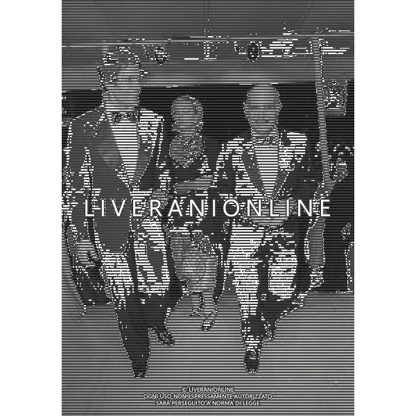 RETROSPETTIVA GIULIANO GEMMA ATTORE NELLA FOTO GIULIANO GEMMA AL FESTIVAL DI CANNES NELL\'ANNO 1974 AG ALDO LIVERANI SAS 