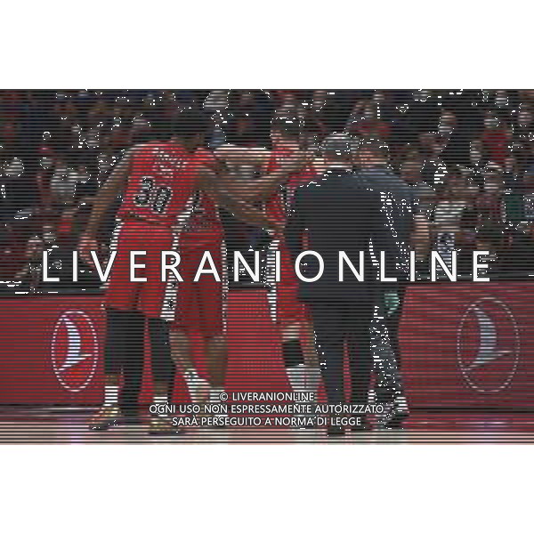 ¬© TVRG infortunio Sergio Rodriguez (Olimpia Milano) AX Armani Exchange Milano vs Anadolu Efes Istanbul Turkish Airlines EuroLeague gara 2 quarti di finale playoff Assago (MI) 21-04-2022 Mediolanum Forum foto Roberto Garavaglia/ag. Aldo Liverani sas/AGENZIA ALDO LIVERANI SAS