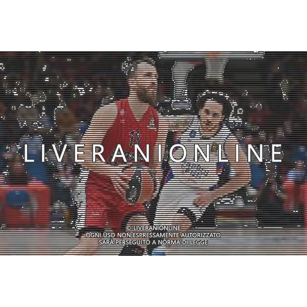 ¬© TVRG Sergio Rodriguez (Olimpia Milano) e sulla DX Shane Larkin (Anadolu Efes Istanbul) AX Armani Exchange Milano vs Anadolu Efes Istanbul Turkish Airlines EuroLeague gara 2 quarti di finale playoff Assago (MI) 21-04-2022 Mediolanum Forum foto Roberto Garavaglia/ag. Aldo Liverani sas/AGENZIA ALDO LIVERANI SAS