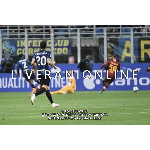 Denzel Dumfries (Inter) segna il gol dell\'1 a 0 Inter vs Roma Campionato Serie A TIM - 34a giornata Milano 23-04-2022 Stadio Giuseppe Meazza - San Siro foto Roberto Garavaglia/ag. Aldo Liverani sas/AG ALDO LIVERANI SAS