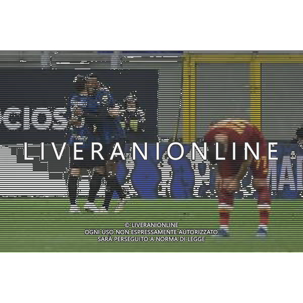 esultanza Inter dopo il gol dell\'1 a 0 Denzel Dumfries Inter vs Roma Campionato Serie A TIM - 34a giornata Milano 23-04-2022 Stadio Giuseppe Meazza - San Siro foto Roberto Garavaglia/ag. Aldo Liverani sas/AG ALDO LIVERANI SAS